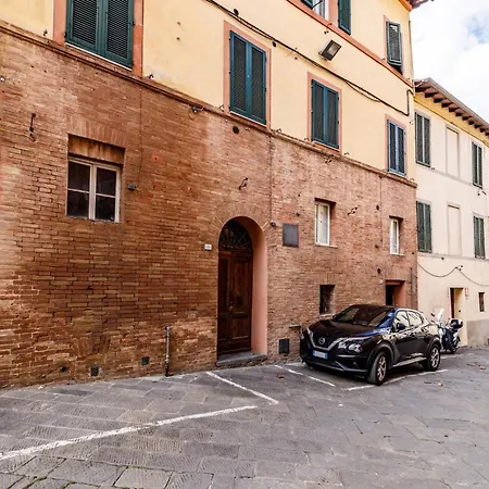 Апартаменты Porta Romana Charme *