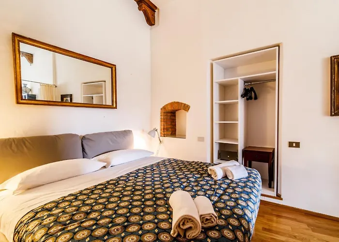 Guesthost - Porta Romana Charme Appartement Siena