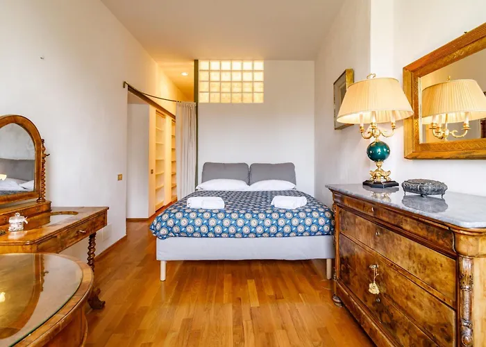 Guesthost - Porta Romana Charme