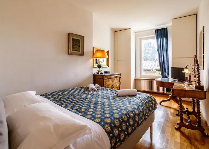 Guesthost - Porta Romana Charme סיינה